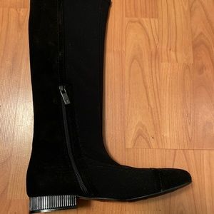 Brand new Taryn Rose boot